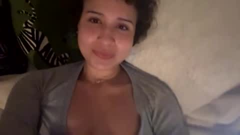 lunaloopzz online show from March 29, 2026, 6:57 am