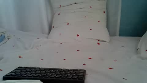 lunalove22_ online show from February 3, 2026, 6:22 am