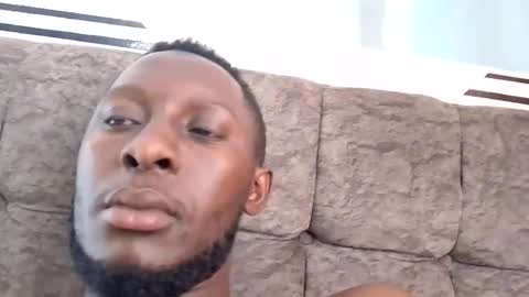 lunalove22_ online show from April 9, 2026, 6:19 am