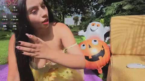 lunaluxe1001 online show from October 31, 2025, 1:56 pm