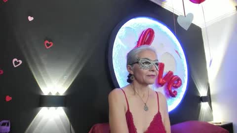 lunamisteriosa_ online show from February 16, 2026, 12:12 pm