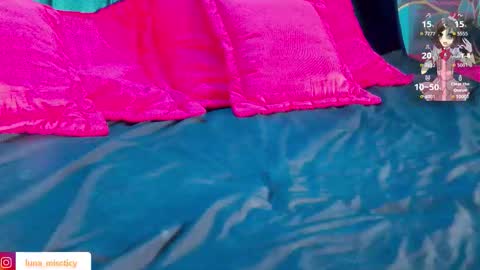 Snapshot of lunamistyc chatting on October 7, 2025, 8:39 pm Luna online show from October 7, 2025, 8:39 pm