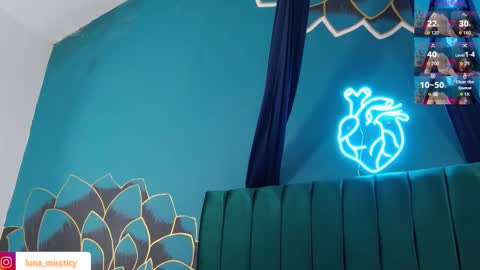 Snapshot of lunamistyc chatting on October 25, 2025, 8:03 pm Luna online show from October 25, 2025, 8:03 pm