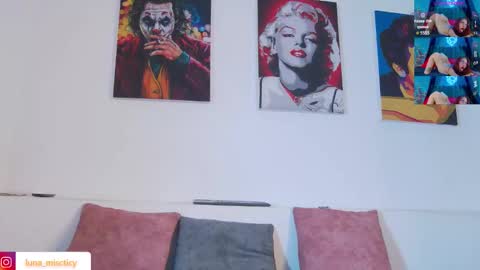 Snapshot of lunamistyc chatting on November 5, 2025, 8:09 pm Luna online show from November 5, 2025, 8:09 pm