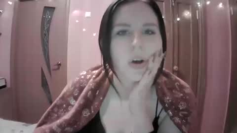 Snapshot of lunamystique_ chatting on January 29, 2025, 8:35 pm lunamystique_ online show from January 29, 2025, 8:35 pm