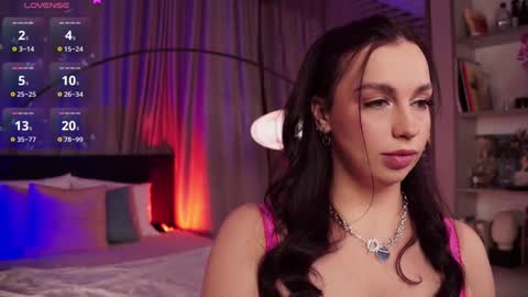 Snapshot of lunanight_ chatting on December 16, 2024, 8:37 pm Luna next streams Mon Fri Sat Sun 8pm-5am gmt0 online show from December 16, 2024, 8:37 pm