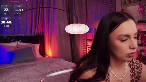 Snapshot of lunanight_ chatting on December 17, 2024, 8:32 pm Luna next streams Mon Fri Sat Sun 8pm-5am gmt0 online show from December 17, 2024, 8:32 pm