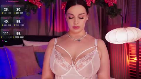 Snapshot of lunanight_ chatting on December 27, 2024, 12:50 am Luna next streams Mon Fri Sat Sun 8pm-5am gmt0 online show from December 27, 2024, 12:50 am