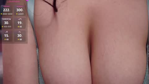 Snapshot of lunanight_ chatting on January 10, 2025, 8:37 pm Luna next streams Mon Fri Sat Sun 8pm-5am gmt0 online show from January 10, 2025, 8:37 pm