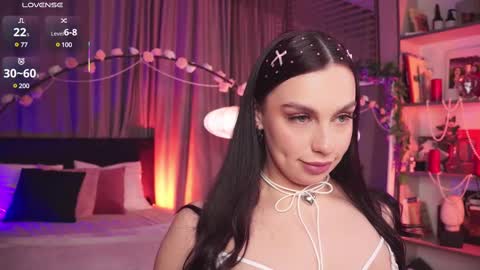 Snapshot of lunanight_ chatting on February 12, 2025, 2:45 am Luna next streams Mon Fri Sat Sun 8pm-5am gmt0 online show from February 12, 2025, 2:45 am