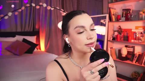 Snapshot of lunanight_ chatting on February 23, 2025, 8:22 pm Luna next streams Mon Fri Sat Sun 8pm-5am gmt0 online show from February 23, 2025, 8:22 pm