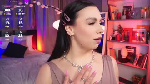 Snapshot of lunanight_ chatting on February 25, 2025, 11:44 pm Luna next streams Mon Fri Sat Sun 8pm-5am gmt0 online show from February 25, 2025, 11:44 pm