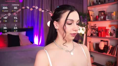 Snapshot of lunanight_ chatting on March 8, 2025, 8:35 pm Luna next streams Mon Fri Sat Sun 8pm-5am gmt0 online show from March 8, 2025, 8:35 pm