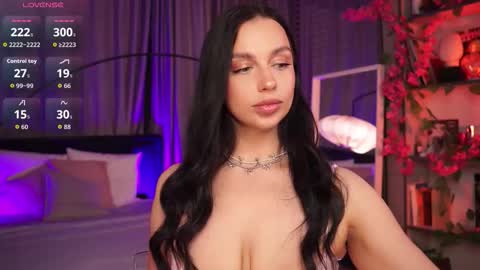 Snapshot of lunanight_ chatting on September 13, 2025, 8:41 pm Luna next streams Mon Fri Sat Sun 8pm-5am gmt0 online show from September 13, 2025, 8:41 pm