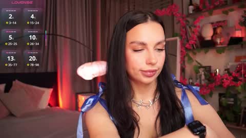 Snapshot of lunanight_ chatting on September 20, 2025, 8:32 pm Luna next streams Mon Fri Sat Sun 8pm-5am gmt0 online show from September 20, 2025, 8:32 pm