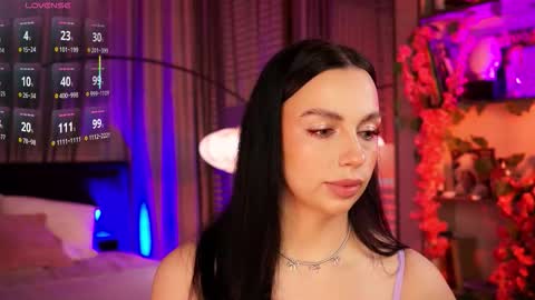 Snapshot of lunanight_ chatting on October 4, 2025, 8:51 pm Luna next streams Mon Fri Sat Sun 8pm-5am gmt0 online show from October 4, 2025, 8:51 pm