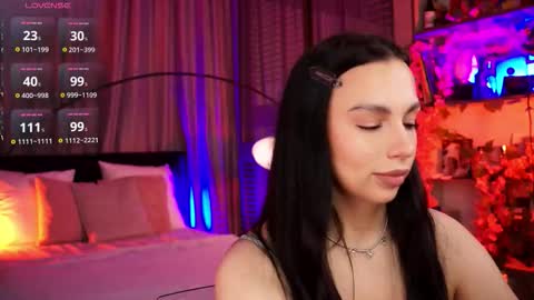 Snapshot of lunanight_ chatting on October 7, 2025, 8:39 pm Luna next streams Mon Fri Sat Sun 8pm-5am gmt0 online show from October 7, 2025, 8:39 pm