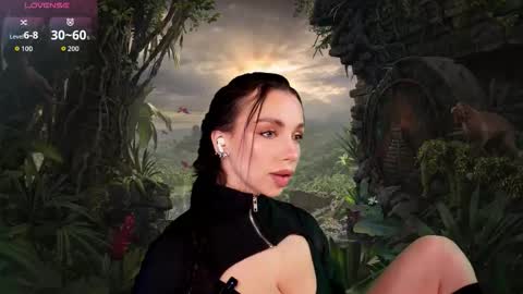 Snapshot of lunanight_ chatting on October 27, 2025, 8:24 pm Luna next streams Mon Fri Sat Sun 8pm-5am gmt0 online show from October 27, 2025, 8:24 pm