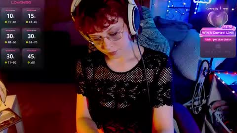 Luna online show from February 9, 2025, 8:56 pm