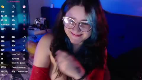 Julieth  online show from July 7, 2026, 12:31 pm