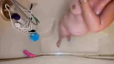 LunaPearl   online show from October 18, 2025, 8:04 am