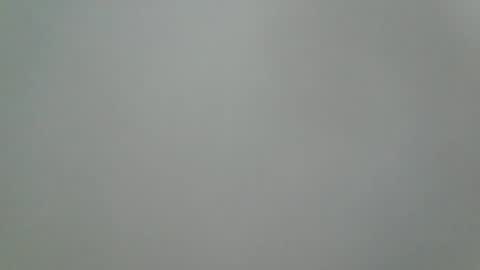 lunaplateada online show from April 19, 2026, 4:23 am