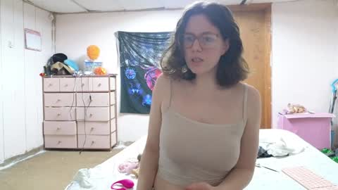 Snapshot of lunaquinn45 chatting on December 30, 2024, 1:26 am lunaquinn45 online show from December 30, 2024, 1:26 am