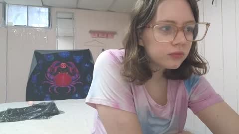 Snapshot of lunaquinn45 chatting on January 2, 2025, 4:24 pm lunaquinn45 online show from January 2, 2025, 4:24 pm