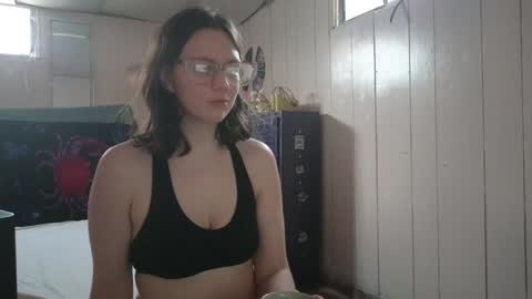 Snapshot of lunaquinn45 chatting on February 3, 2025, 11:05 pm lunaquinn45 online show from February 3, 2025, 11:05 pm