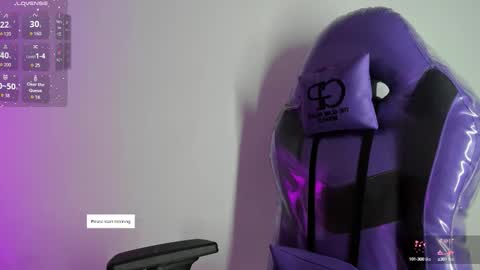 Snapshot of lunar_leen chatting on October 12, 2025, 3:11 pm Luna online show from October 12, 2025, 3:11 pm