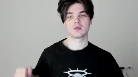 Snapshot of lunark_blade chatting on November 14, 2025, 1:43 pm lunark_blade online show from November 14, 2025, 1:43 pm