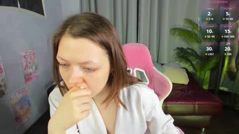 Snapshot of lunarlily7 chatting on September 21, 2025, 5:31 am Lily online show from September 21, 2025, 5:31 am
