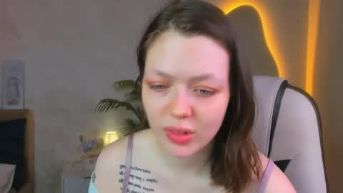 Lily online show from April 16, 2026, 5:41 am