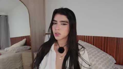 Luna Rousse online show from February 4, 2026, 9:42 pm