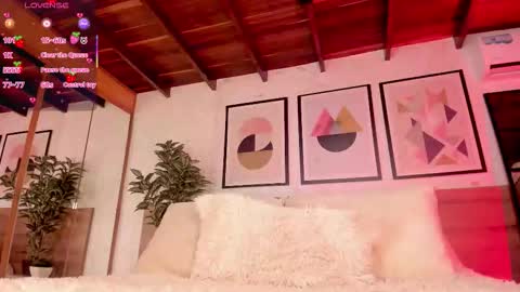 Snapshot of lunaruso chatting on February 12, 2026, 8:04 pm Luna Ruso online show from February 12, 2026, 8:04 pm