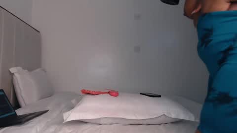 Luna online show from April 20, 2026, 1:08 am