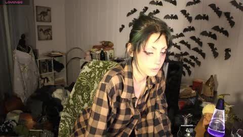 ..LunaSparkles. online show from April 11, 2026, 5:01 am