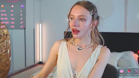 LunaticaBae online show from March 23, 2026, 2:37 am