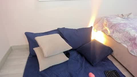 lunavelvet__ online show from April 29, 2026, 5:30 pm
