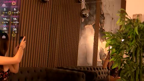 Luna online show from October 3, 2025, 4:09 am