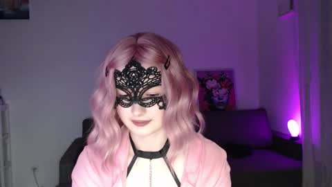 Snapshot of lunaxcherry chatting on February 26, 2026, 5:12 pm LunaXcherry online show from February 26, 2026, 5:12 pm