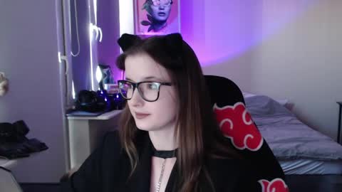 LunaXcherry online show from May 27, 2026, 5:43 pm