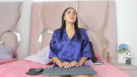 Snapshot of lunaxht chatting on October 23, 2025, 12:59 pm lunaxht online show from October 23, 2025, 12:59 pm