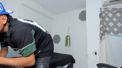 Snapshot of lunay_bigcock420 chatting on October 31, 2025, 11:55 am lunay_bigcock420 online show from October 31, 2025, 11:55 am