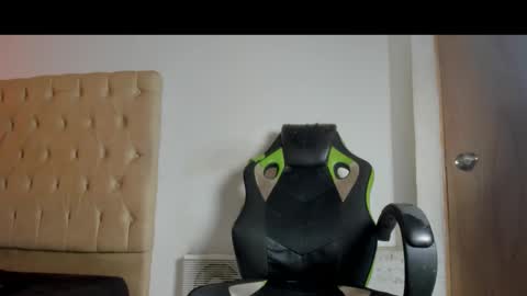 lunay_bigcock420 online show from February 14, 2026, 11:01 pm