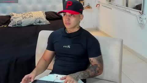 Lunay online show from November 14, 2025, 12:09 am