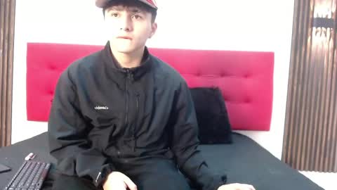 lunaydream online show from April 22, 2026, 11:23 am
