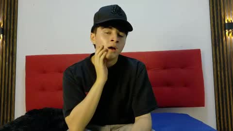 lunaydream online show from April 30, 2026, 11:16 am