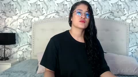 Luna and Kian online show from May 21, 2026, 3:24 am