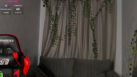 Snapshot of lune_fallenstar chatting on July 23, 2026, 9:07 am Lune FallenStar online show from July 23, 2026, 9:07 am